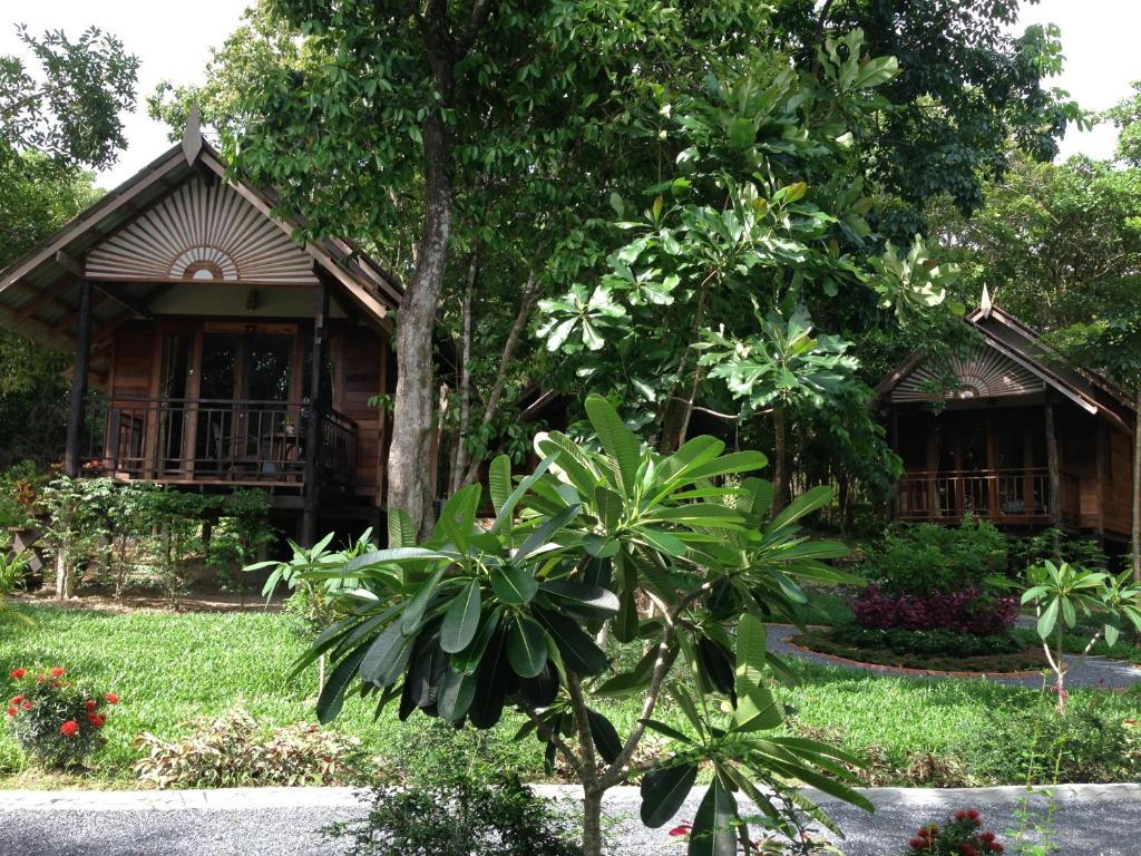 Lanta Happy Hill Hotel Koh Lanta Exterior photo